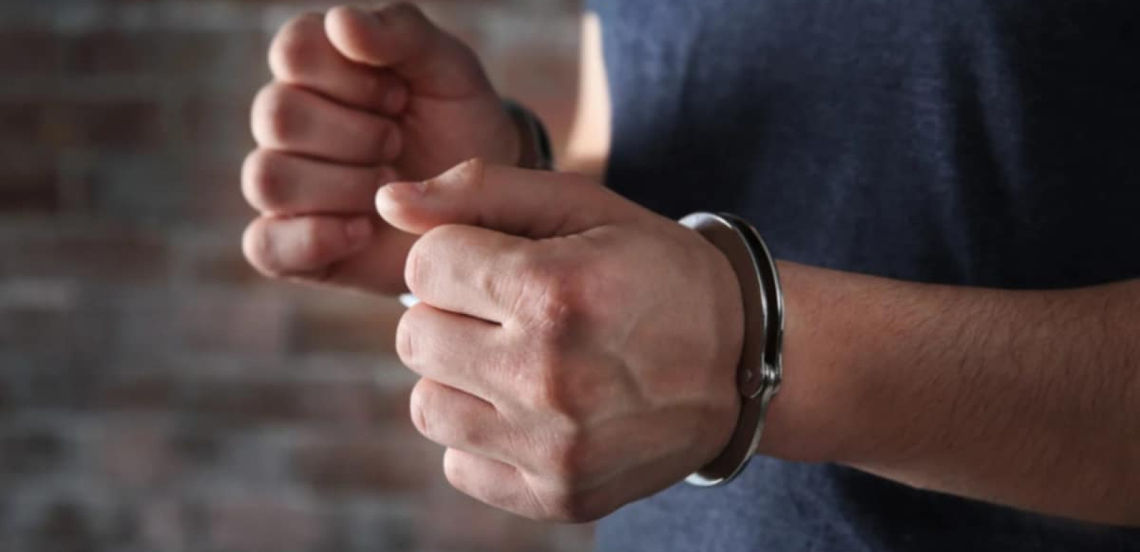 Εξαρθρώθηκε κύκλωμα που διακινούσε κοκαΐνη και κάνναβη – Το «ντελίβερι» ναρκωτικών και τα κρυφά σημεία στο μπάρμπεκιου