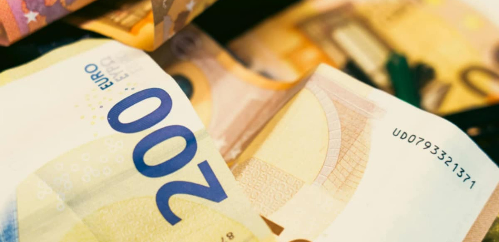 Aυξήθηκαν καταθέσεις και δάνεια το Νοέμβριο