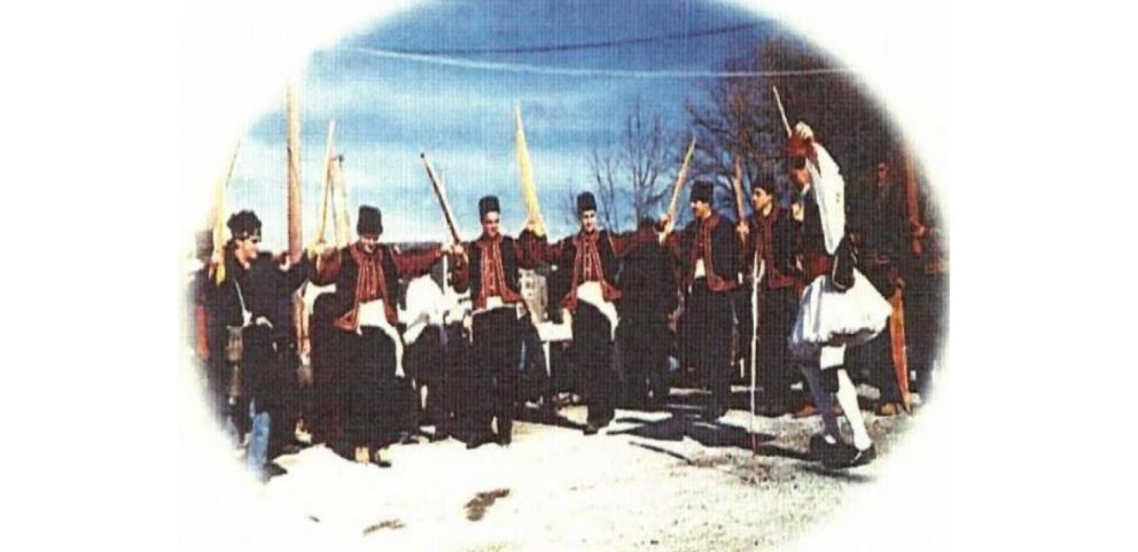 Χαλκιδική: Το έθιμο των «Φωτάρων» αναβιώνει ανήμερα των Θεοφανείων στο Παλαιόκαστρο