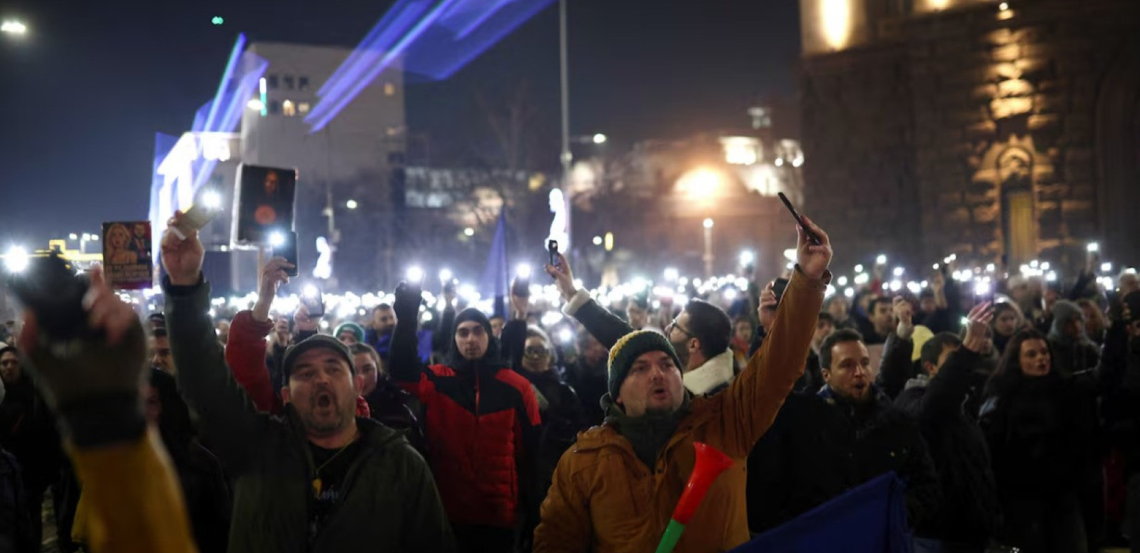 Οργή στη Βουλγαρία για τη διαφθορά: Μαζικές διαδηλώσεις κατά της απερχόμενης κυβέρνησης (βίντεο)