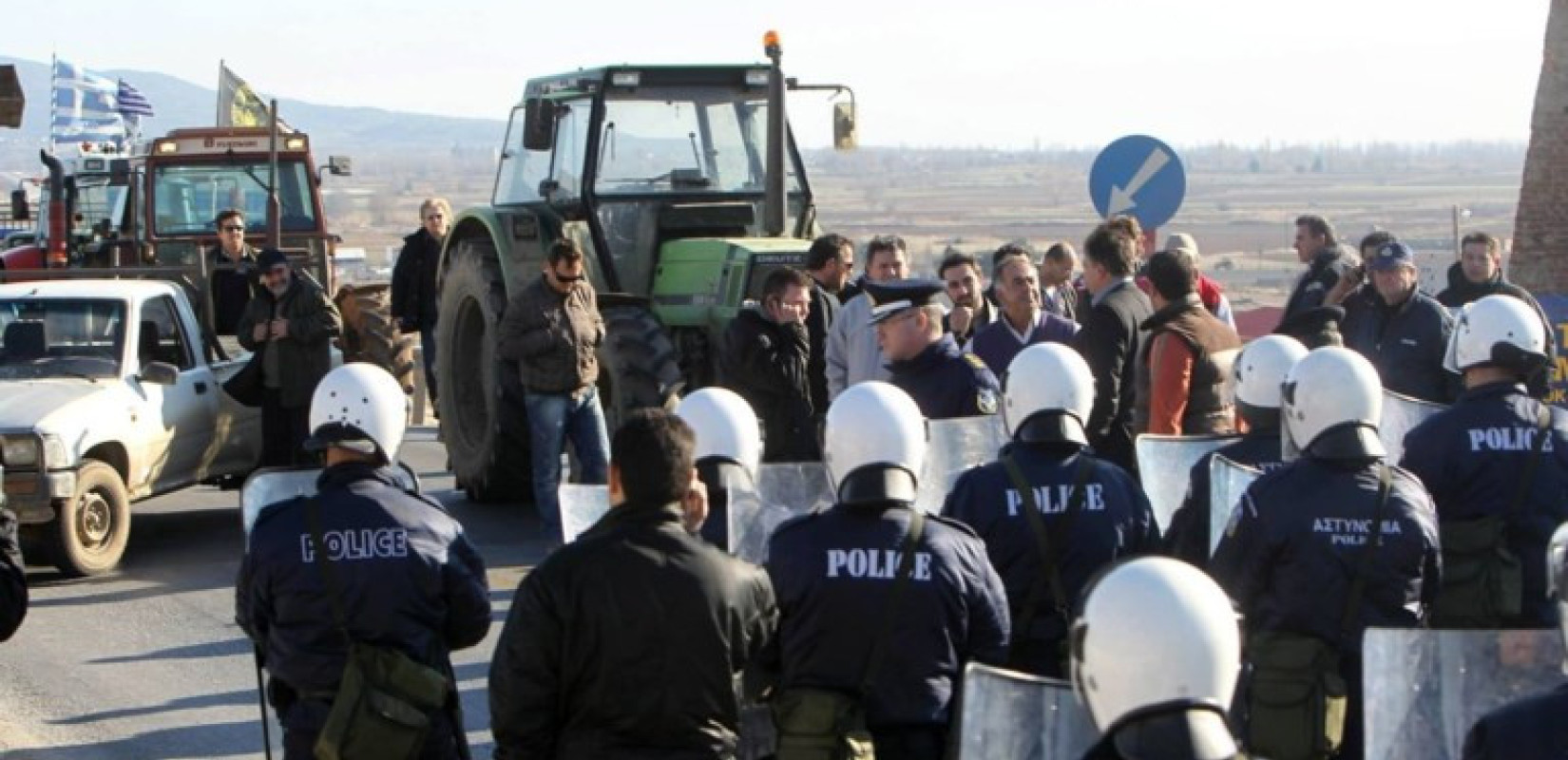 ΕΛ.ΑΣ: Τι απαντά για την εκτροπή κυκλοφορίας λόγω των αγροτικών μπλόκων