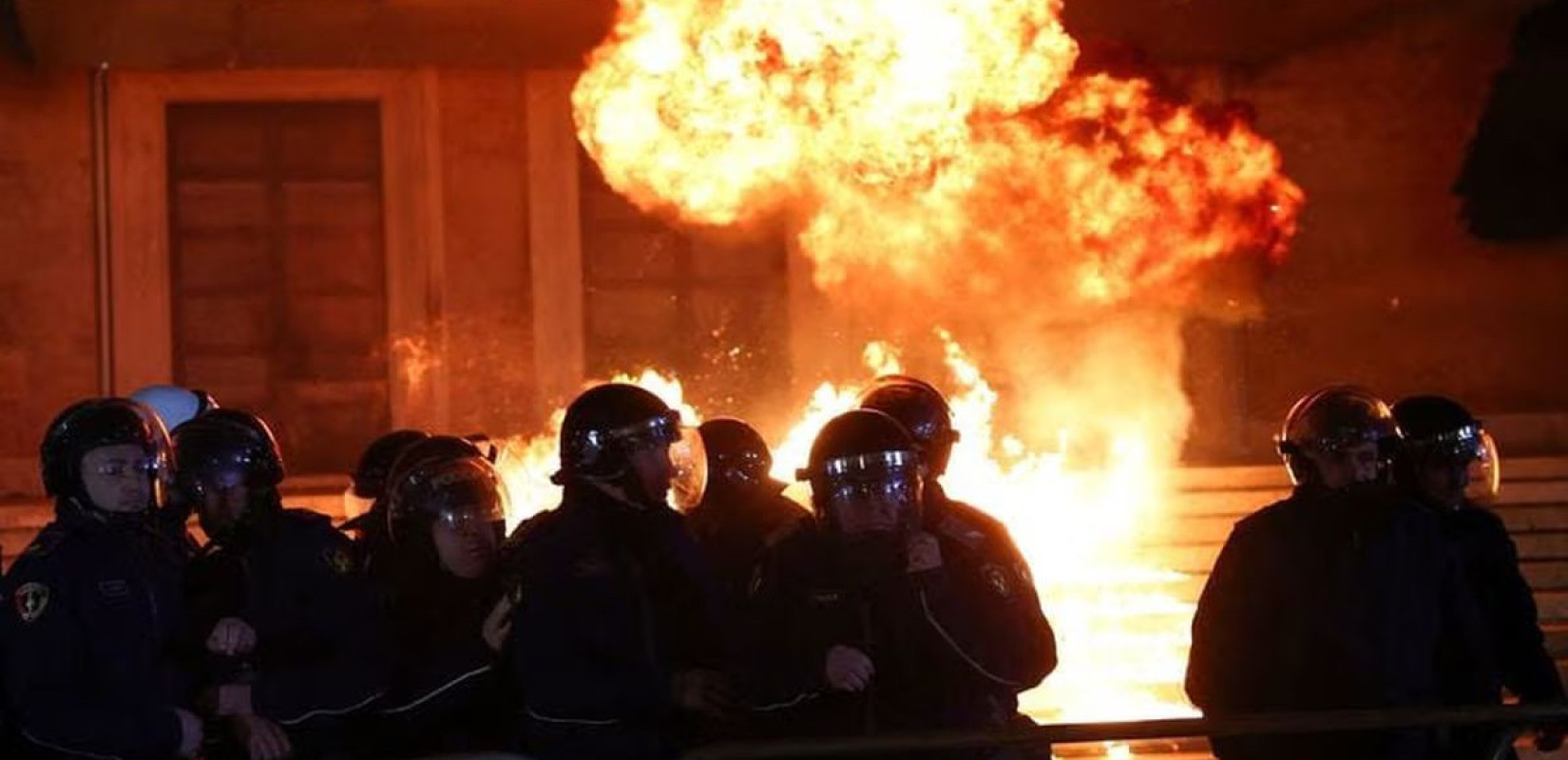Πηγή φωτογραφίας: https://www.globalbankingandfinance.com/albania-protest/