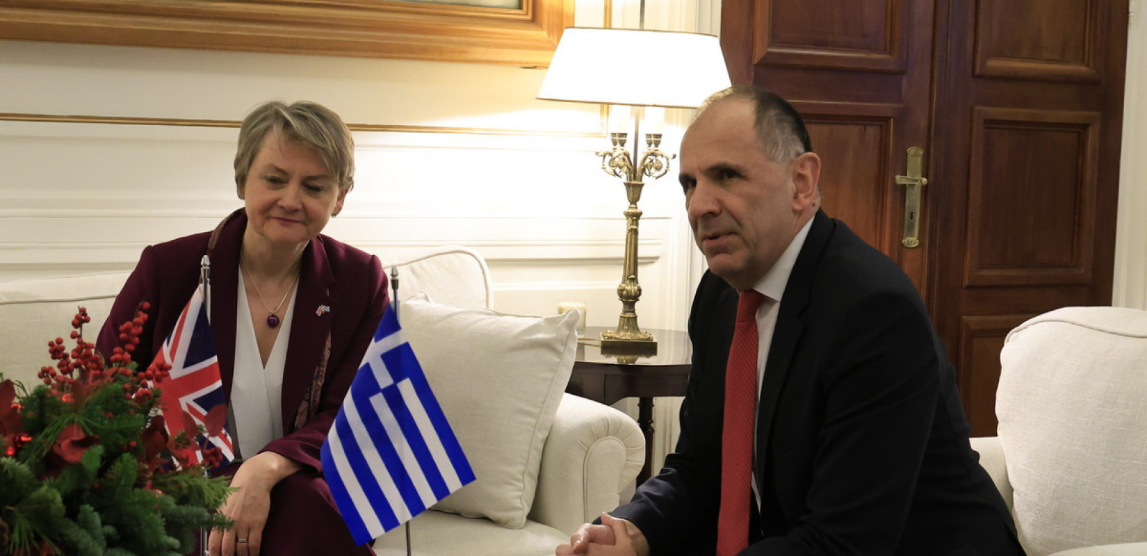 Γ.Γεραπετρίτης - Βρετανή Υπ.Εξ.: «Αμυντικές συμφωνίες με τρίτες χώρες να μην χρησιμοποιούνται σε βάρος συμμάχων» - Το θέμα των γλυπτών του Παρθενώνα