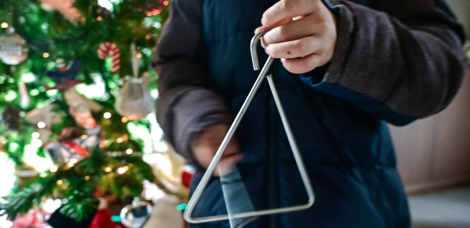 Κάλαντα εν έτει 2025: Παιδιά τραγούδησαν και πληρώθηκαν μέσω... IRIS (βίντεο)