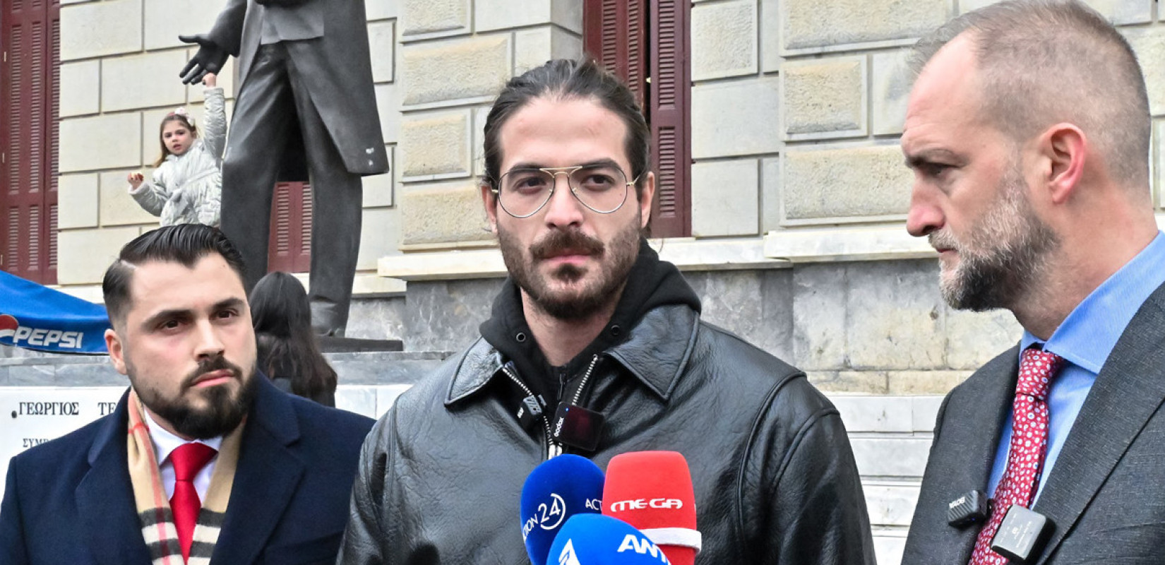 Ελεύθερος ο Μουγκοπέτρος μετά τη μήνυση της συζύγου του για ενδοοικογενειακή βία