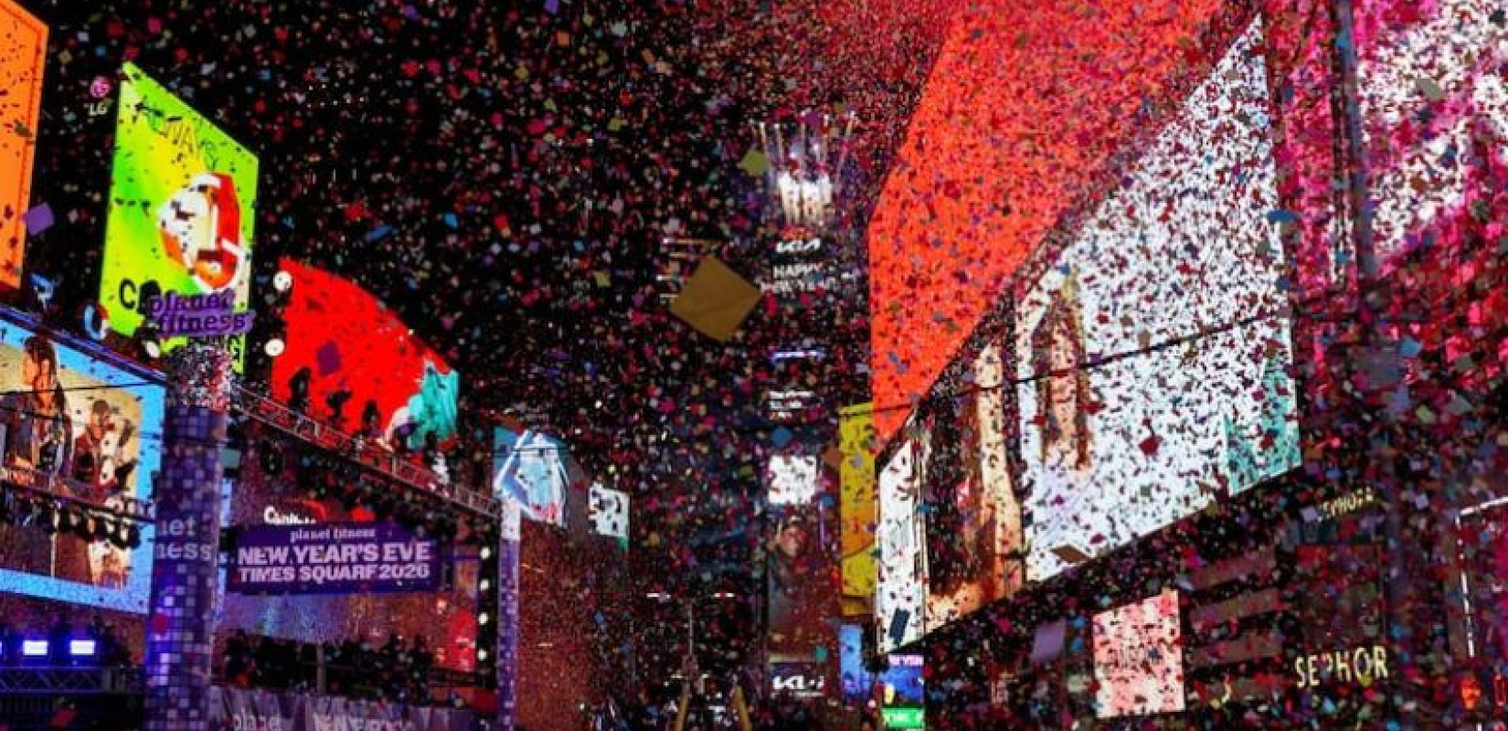 Με πυροτεχνήματα και ευχές για ειρήνη υποδέχθηκε η Υφήλιος το 2026 (βίντεο)