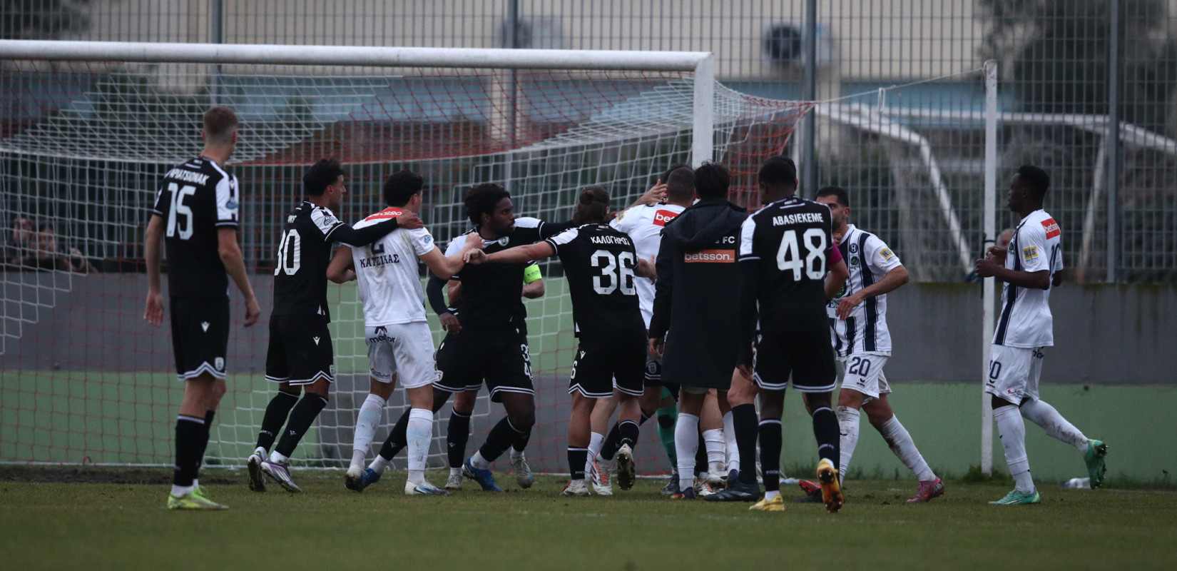 Super League 2: Πολύ ξύλο και επεισοδιακό διπλό με γκολ στο 90'+9' για τον Ηρακλή επί του ΠΑΟΚ Β'