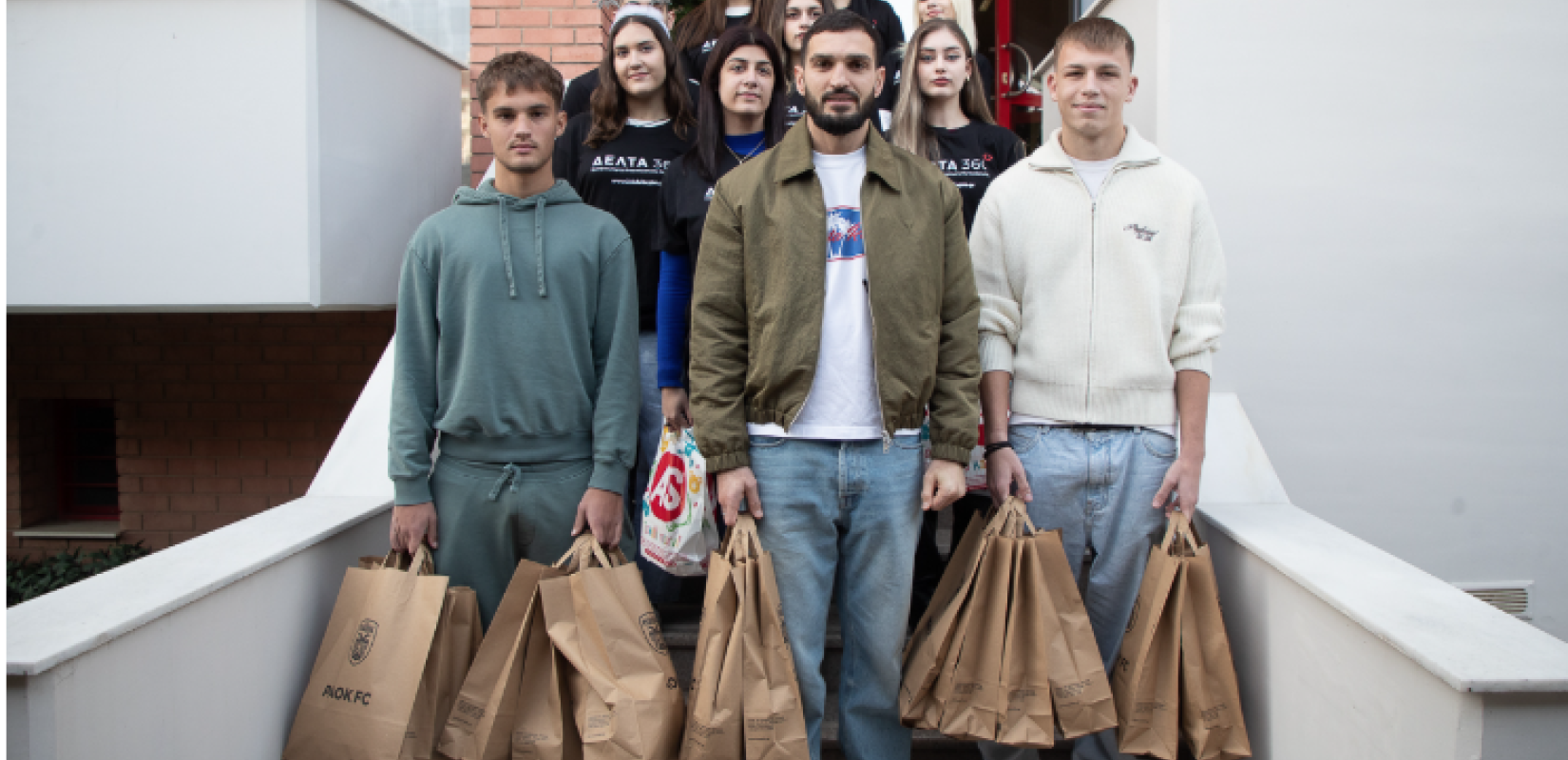 ΠΑΟΚ: Μήνυμα αλληλεγγύης με την επίσκεψη στη «Στοργή» (βίντεο)