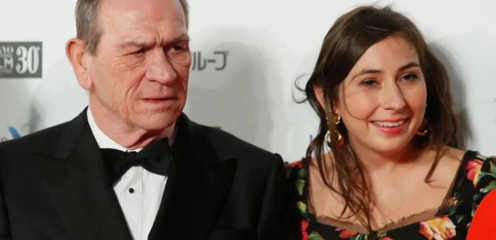 Θρήνος για τον Τόμι Λι Τζόουνς: Η 34χρονη κόρη του βρέθηκε νεκρή σε ξενοδοχείο στο Σαν Φρανσίσκο