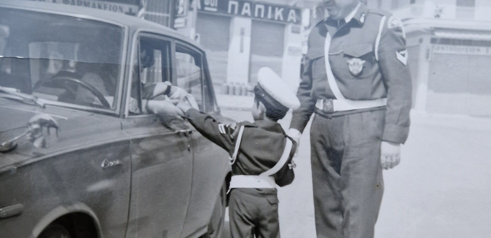 Θεσσαλονίκη: Ο πρώτος σκιέρ τροχονόμος, το «βαρέλι» των γιορτών και η εξαφάνισή τους