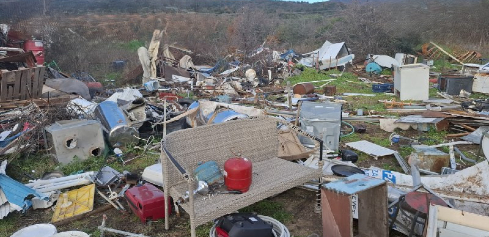 Θεσσαλονίκη: Ψυγεία, κλιματιστικά και παλιά έπιπλα σε... έκθεση «μοντέρνας ασυνειδησίας» στην Ασπροβάλτα - Χειροπέδες σε 57χρονο