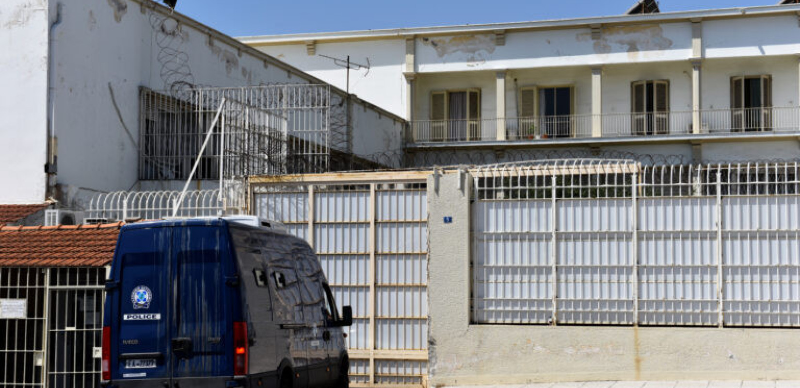 Έφοδος της ΕΛΑΣ στις φυλακές Κορυδαλλού - Εντοπίσθηκαν μαχαίρι, ναρκωτικά και κινητό τηλέφωνο