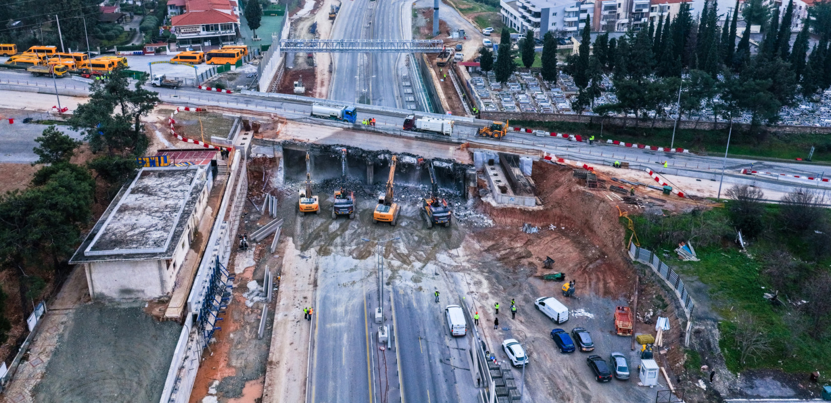 Ανοιχτή η γέφυρα Πανοράματος που... κατεδαφίζεται