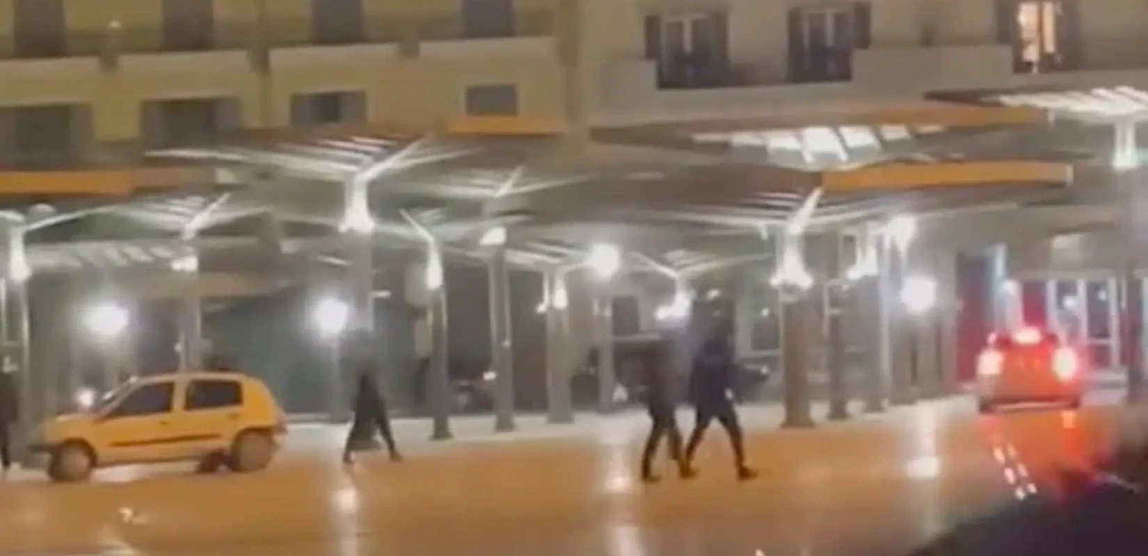 Άργος: Διαλύθηκε αρραβώνας και έκαναν την πόλη... φαρ ουέστ - Πυροβολισμοί στο κέντρο (βίντεο)