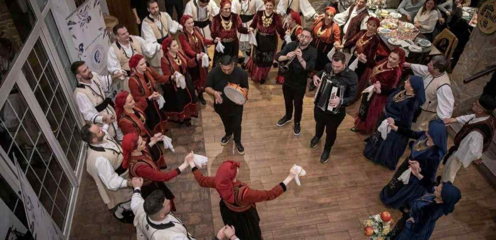 Όταν οι ρίζες στεριώνουν μακριά από τον τόπο τους