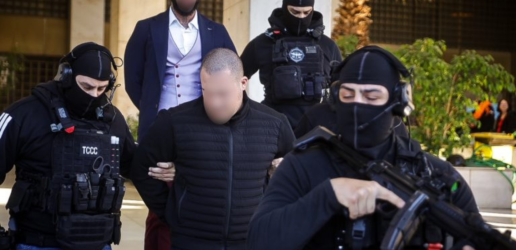 Έγκλημα στη Φοινικούντα: Ο 22χρονος που είχε παραδοθεί ως συνεργός κατηγορείται ως ο δολοφόνος