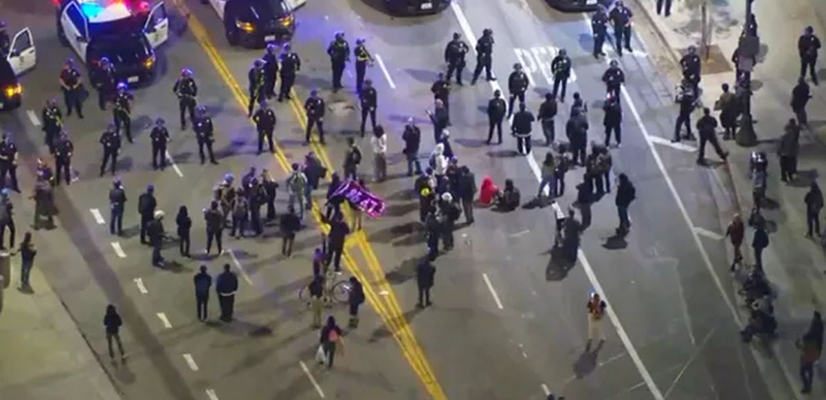 ΗΠΑ: Ξεχειλίζει η οργή των διαδηλωτών για τη δολοφονία της Γκουντ από αστυνομικό της ICE (βίντεο)