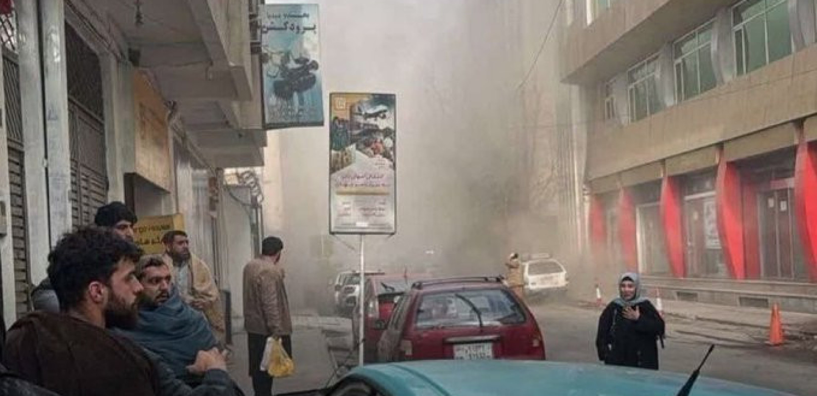 Ισχυρή έκρηξη σε ξενοδοχείο στην Καμπούλ: Επτά νεκροί και 20 τραυματίες (βίντεο)