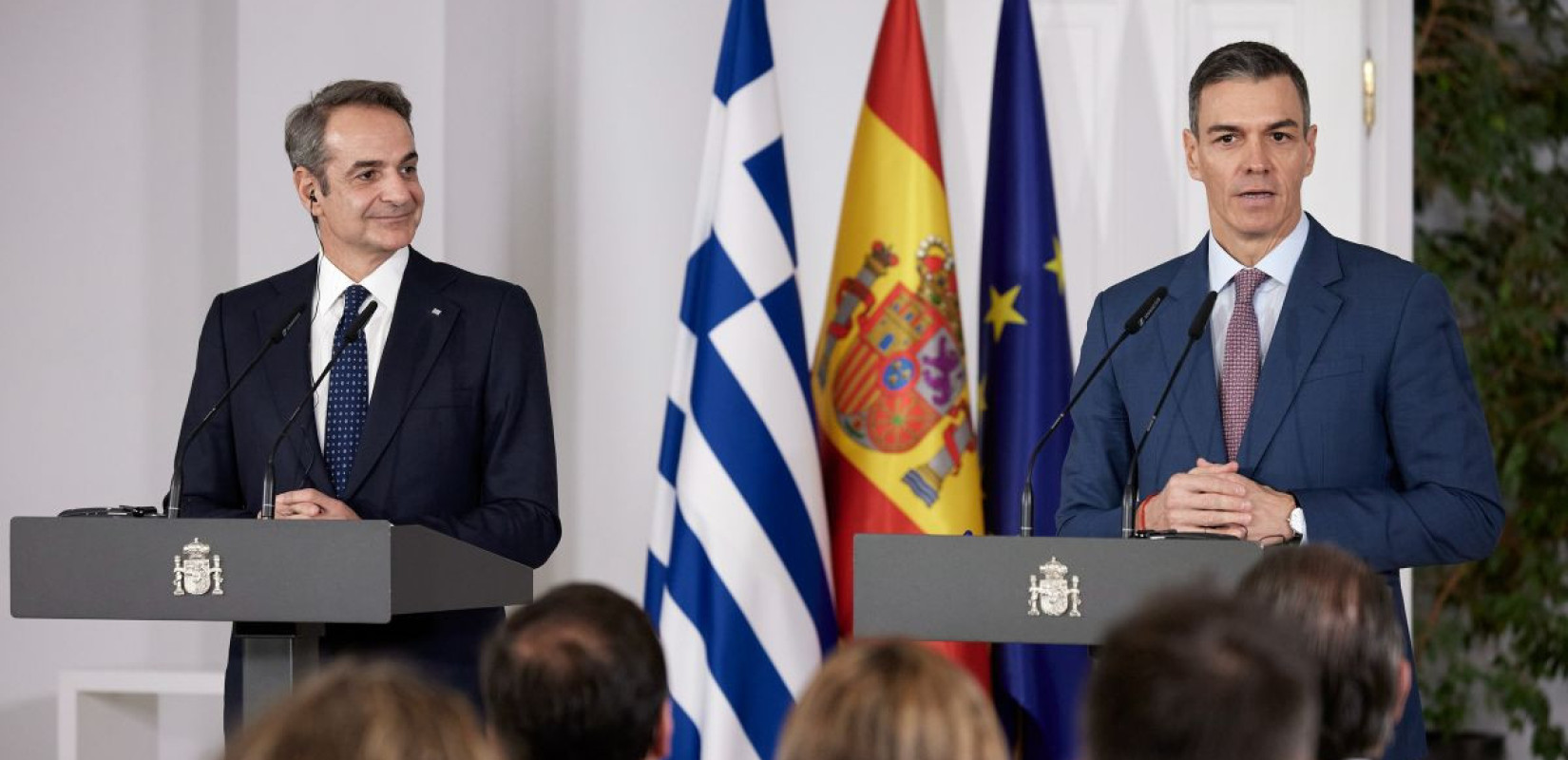 Μητσοτάκης και Σάντσεθ - Eurokinissi.gr