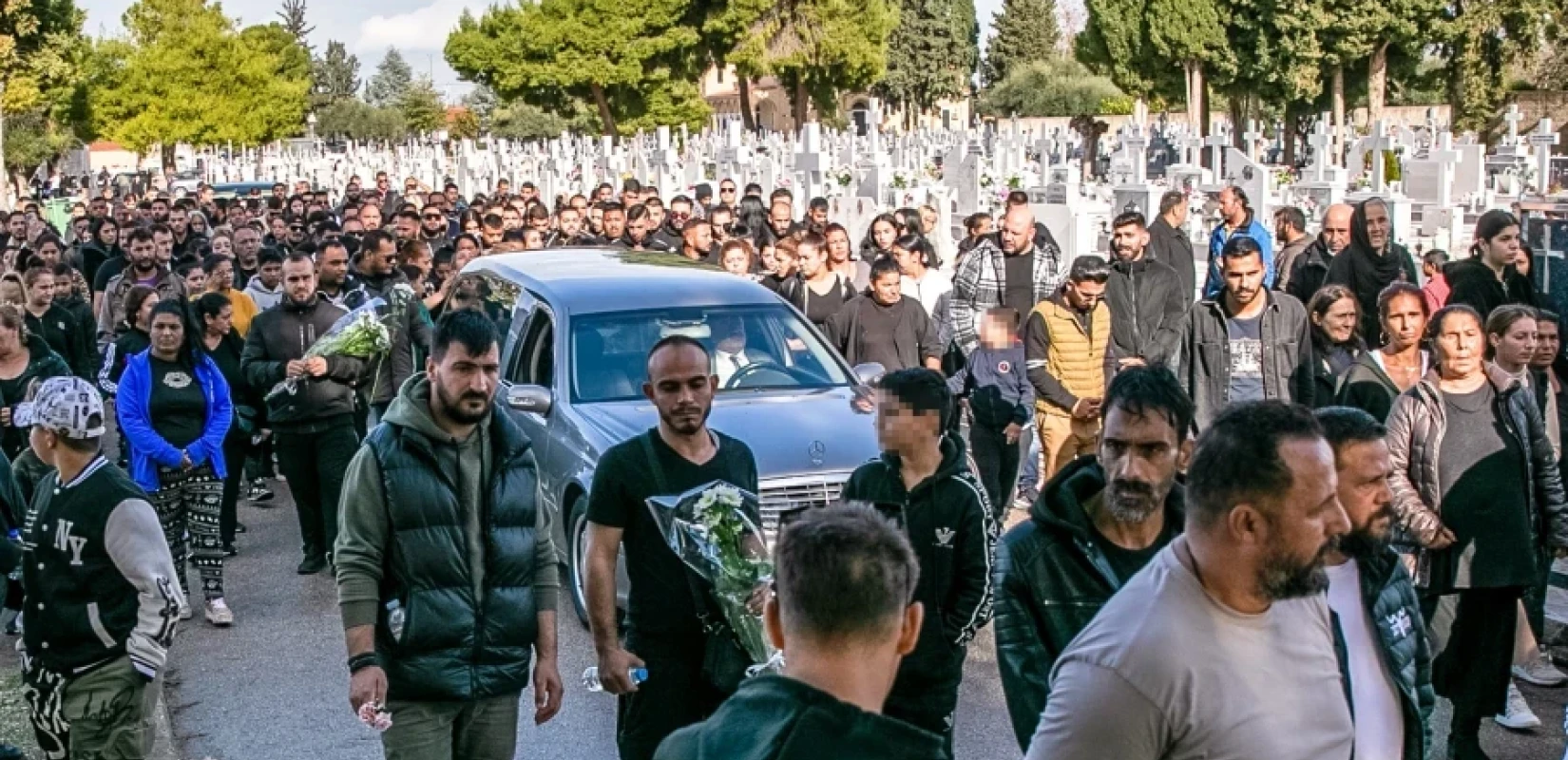 Θρήνος στην Πάτρα: Το τελευταίο «αντίο» στον 30χρονο που έπεσε θύμα φονικού ξυλοδαρμού