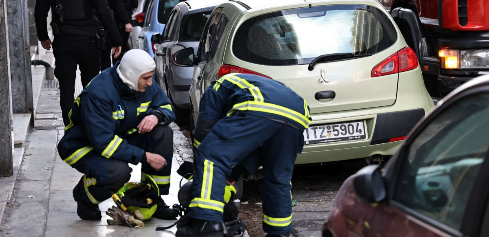Φωτιά σε επιχείρηση στο Κορωπί και σε υπόγειο διαμέρισμα στα Πατήσια