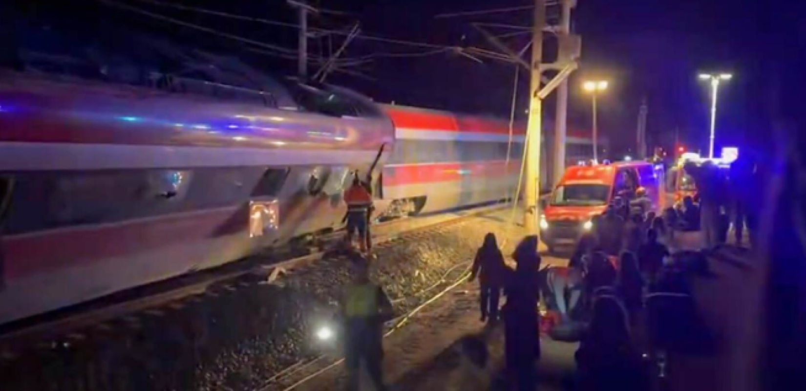 Εκτροχιασμός τρένων στην Ισπανία: Για κίνδυνο μεγαλύτερου απολογισμού νεκρών κάνει λόγο ο Υπουργός Μεταφορών (βίντεο)