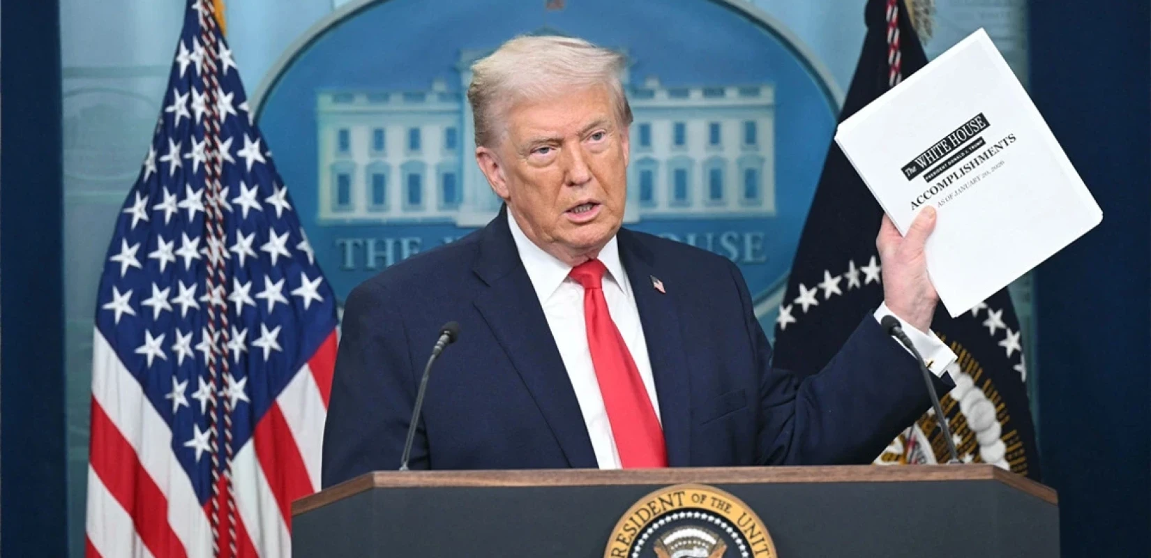 Ένας χρόνος Τραμπ - Συνέντευξη Τύπου στον Λευκό Οίκο: «Θα μάθετε πόσο μακριά μπορώ να φτάσω για τη Γροιλανδία» (βίντεο)