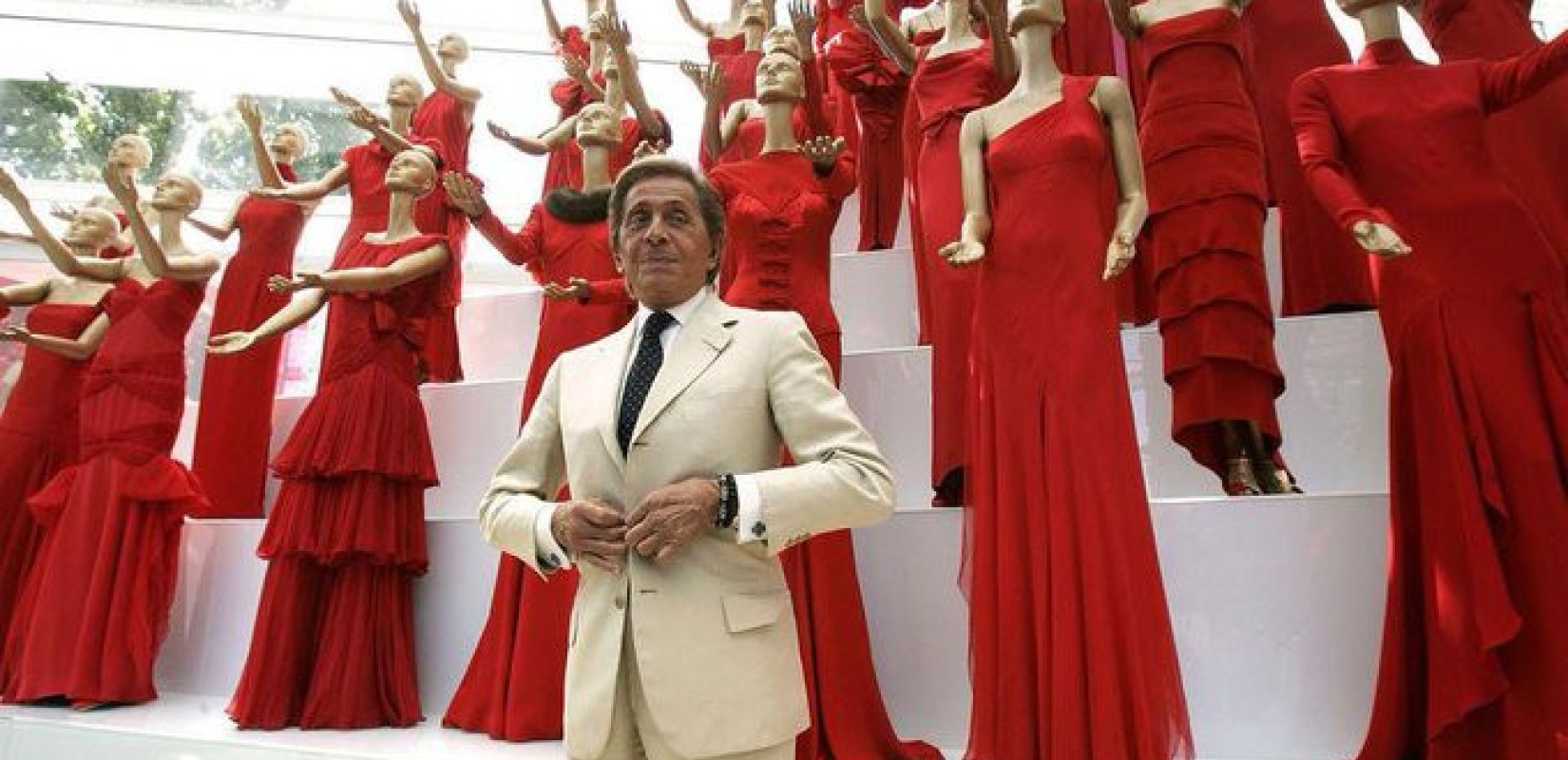 Παγκόσμιος θρήνος στη μόδα: Πέθανε ο διάσημος σχεδιαστής Valentino σε ηλικία 93 ετών