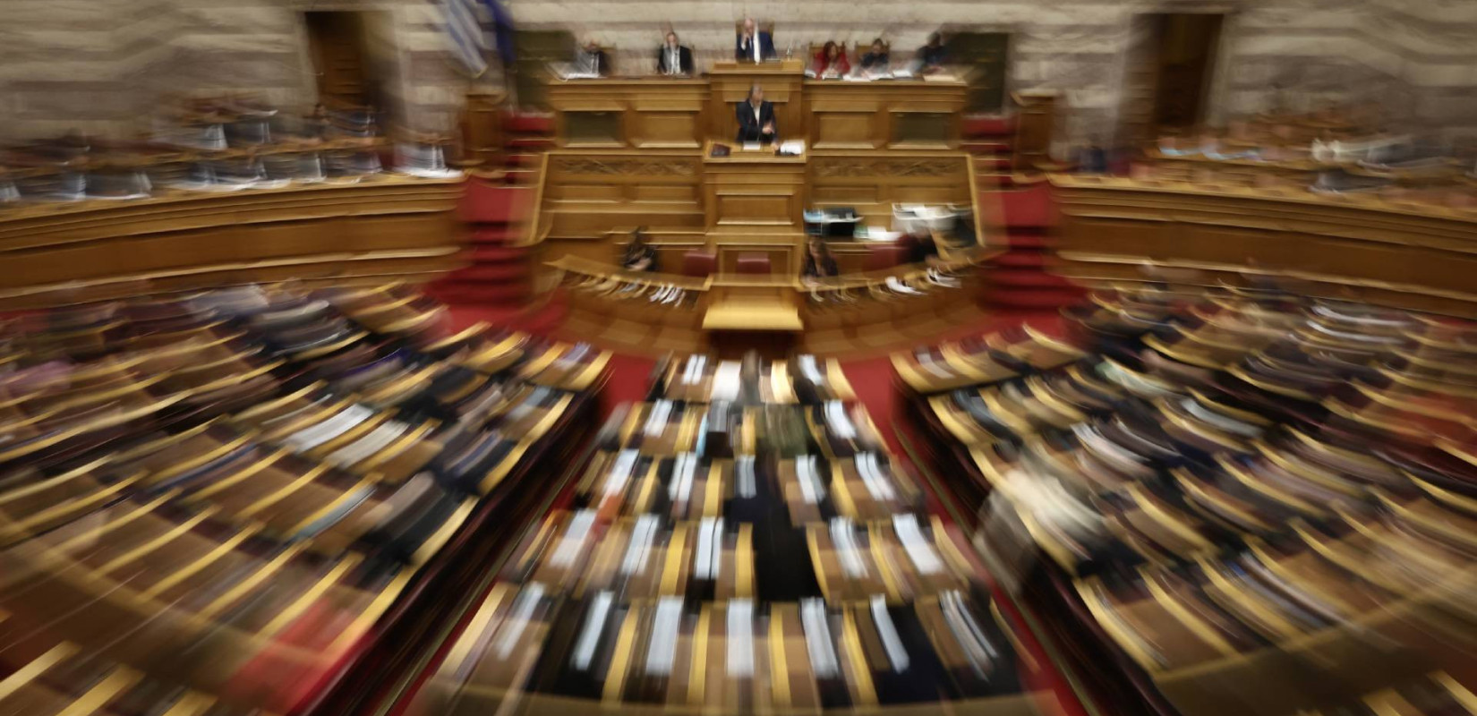 Υπόθεση ΟΠΕΚΑ: Κόντρα Λαζαρίδη με Μάντζο στη Βουλή για την εμπλοκή της Αν. Χατζηδάκη