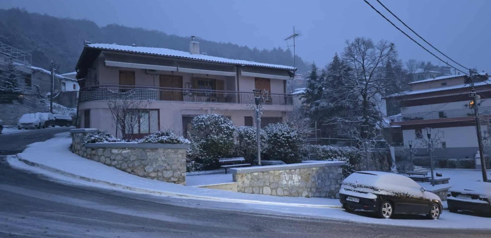 Χιόνια στο ορεινά της Θεσσαλονίκης: Χορτιάτης, Φίλυρο και Μελισσοχώρι στα λευκά - Κλειστά σχολεία στη Β. Ελλάδα (βίντεο)