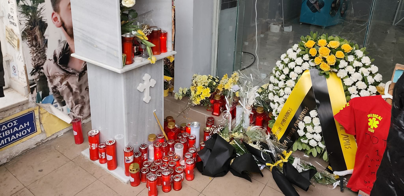 Θεσσαλονίκη: Σε κλίμα συγκίνησης το τρισάγιο στη μνήμη του Άλκη Καμπανού - Παρών και ο Ρίτσαρντ Σιάο (βίντεο)