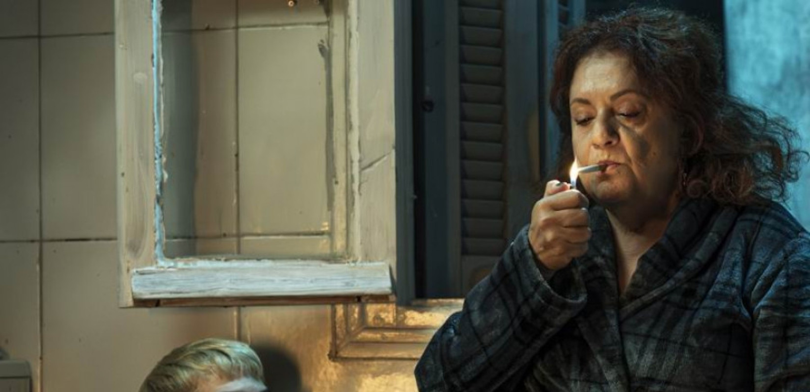 Η Ελένη Κοκκίδου στη «ΜτΚ»: «Η γυναίκα μαθαίνει να βλέπει τον εαυτό της μέσα από το βλέμμα του άντρα»