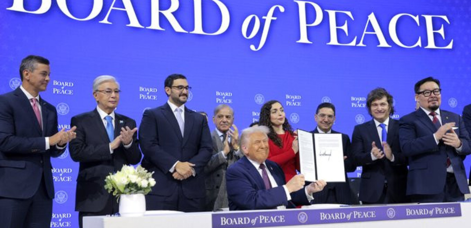 Ο Ντόναλντ Τραμπ εγκαινιάζει το Συμβούλιο Ειρήνης στην Ουάσινγκτον - Στην πρώτη συνεδρίαση η Λωρίδα της Γάζας στο επίκεντρο