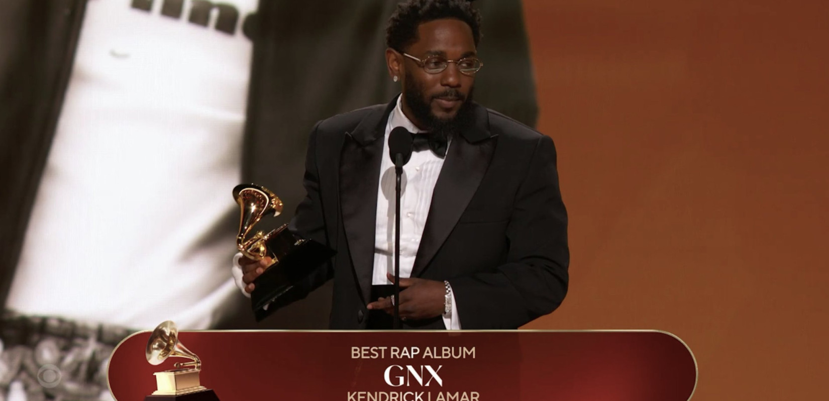 Βραβεία Grammy: Οι νικητές, τα πολιτικά μηνύματα και η οργισμένη αντίδραση Τραμπ