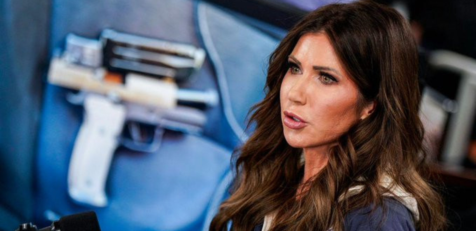 ΗΠΑ: Μέλη του Κογκρέσου ζητούν την παραίτηση της Υπουργού Εσωτερικής Ασφαλείας μετά τα επεισόδια στην Μινεάπολη