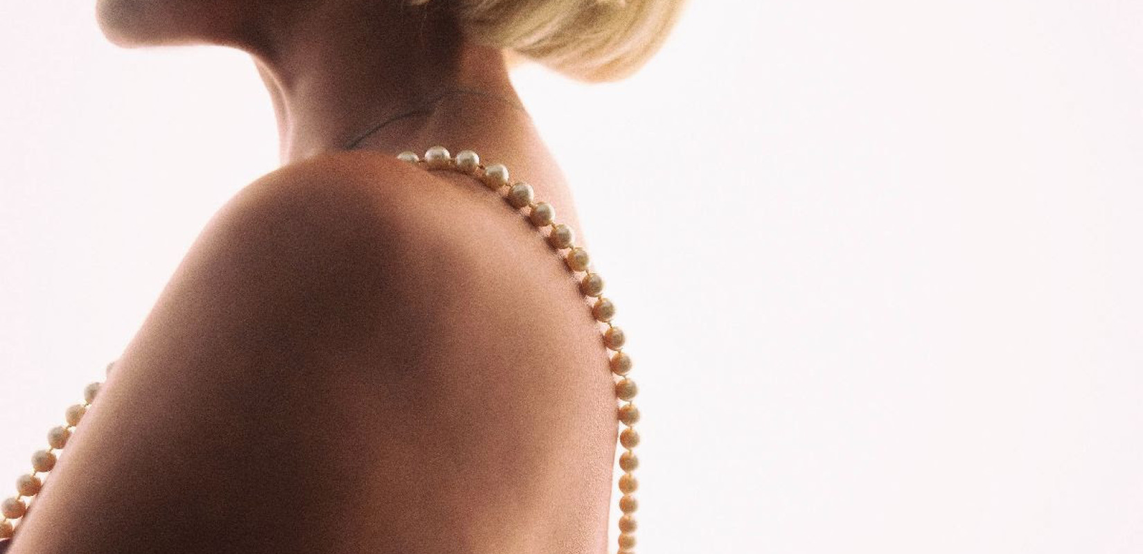 Η Μέριλιν που δεν γνώρισες ποτέ: ένας «φάκελος» ανοίγει στη σκηνή και αποκαλύπτει τη γυναίκα πίσω από τον μύθο