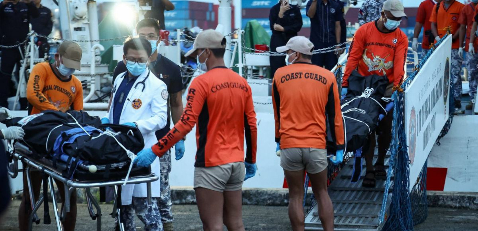 Ναυάγιο φέρι στις Φιλιππίνες: Τουλάχιστον 15 νεκροί και δεκάδες αγνοούμενοι