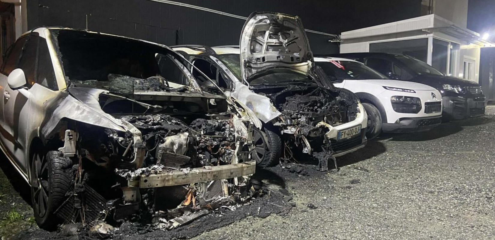 Θεσσαλονίκη: Πυρκαγιά σε μάντρα αυτοκινήτων στον Εύοσμο - Κάηκαν δύο ΙΧ