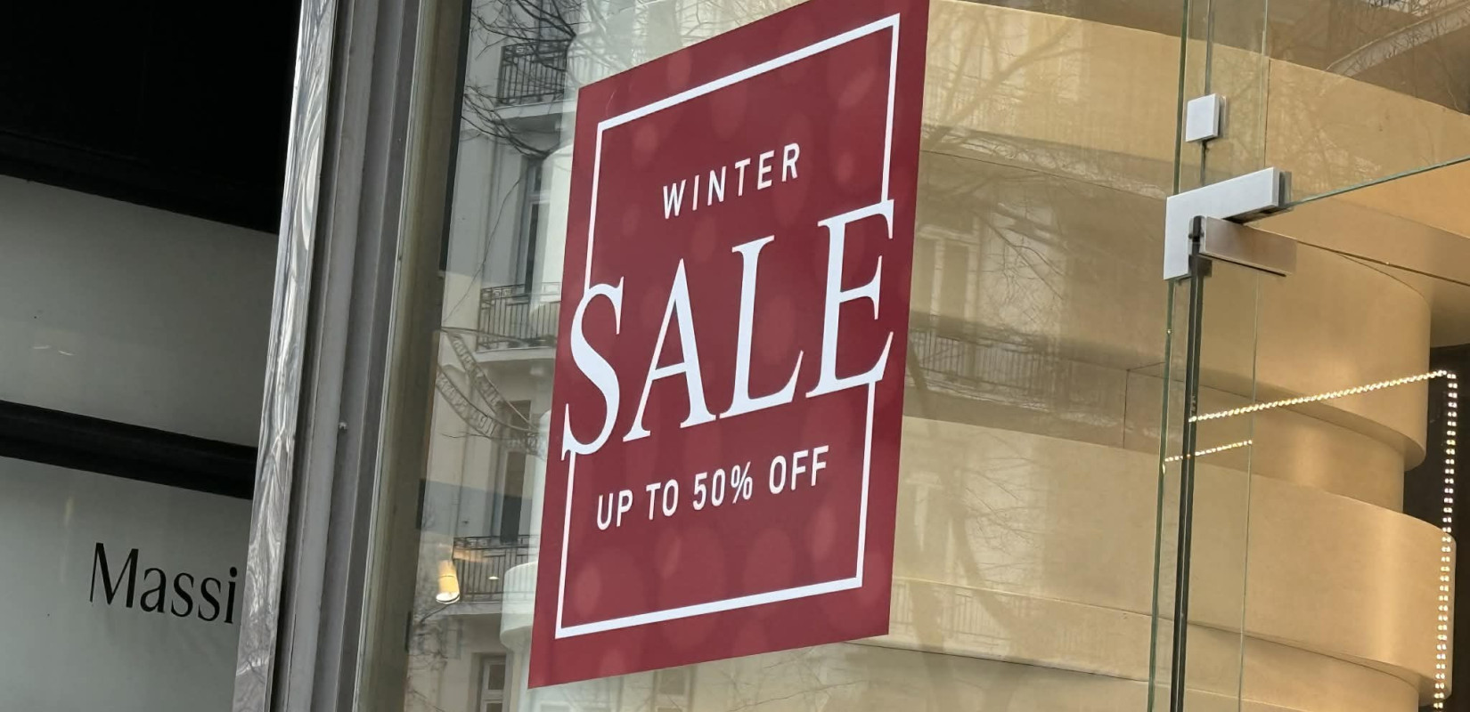 Χειμερινές εκπτώσεις: «Παγωμένη» αγορά και άδεια ταμεία