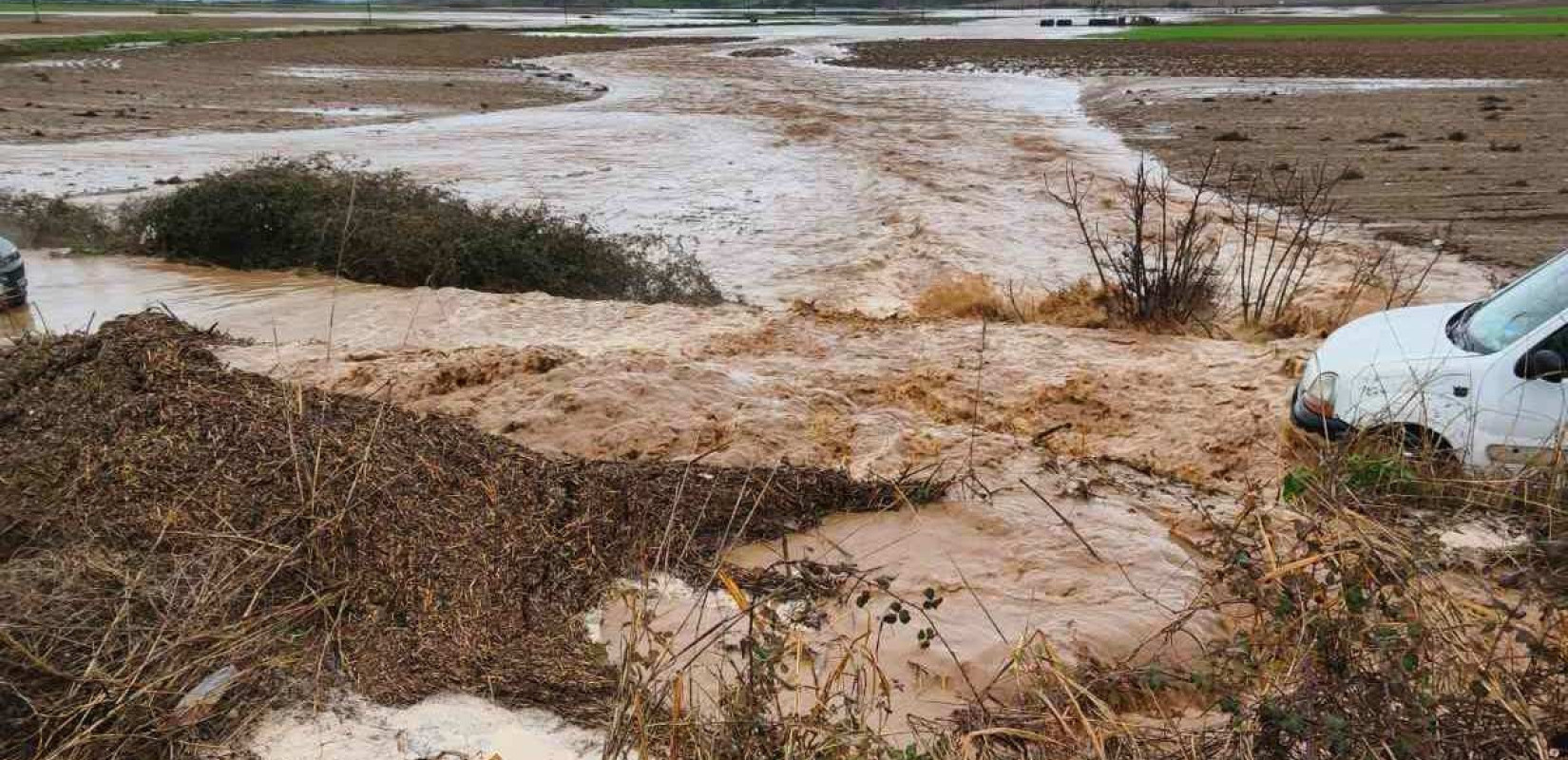 Κλειστή για δύο ώρες η Ε.Ο. Σερρών – Δράμας στο Δαφνούδι λόγω έντονης βροχόπτωσης και φερτών υλικών