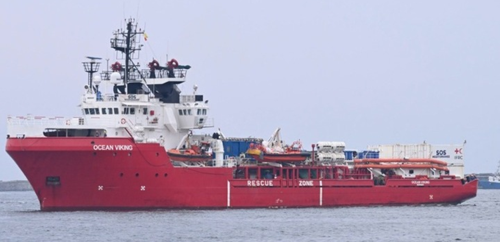 Το πλοίο της «SOS Méditerranée» ξανά βγήκε μετά από εβδομάδες στην θάλασσα και διέσωσε πάνω από 120 μετανάστες
