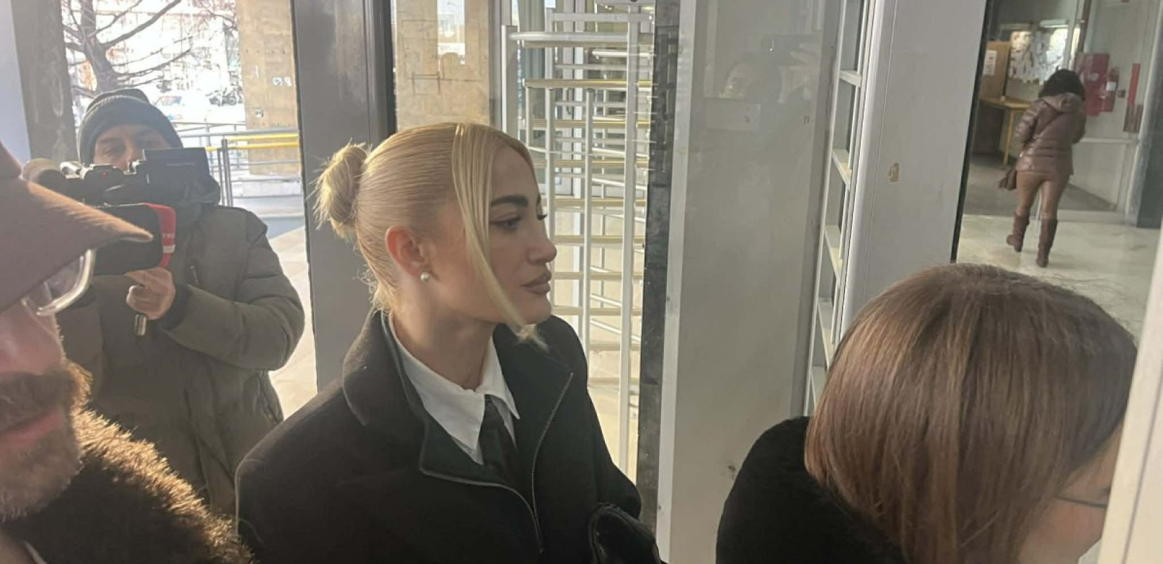 Θεσσαλονίκη: Ιωάννα Τούνη στο δικαστήριο για την υπόθεση revenge porn: «Ζητώ δικαιοσύνη για κάθε γυναίκα»