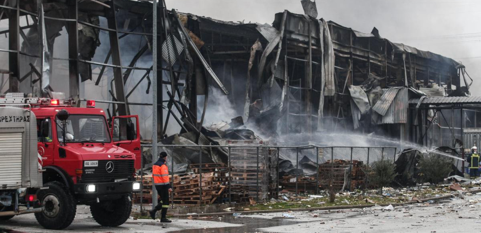 Τραγωδία στο εργοστάσιο «Βιολάντα»: Στιγμές τρόμου για τους εργαζόμενους - Έπεφτε το ταβάνι γύρω τους (βίντεο)