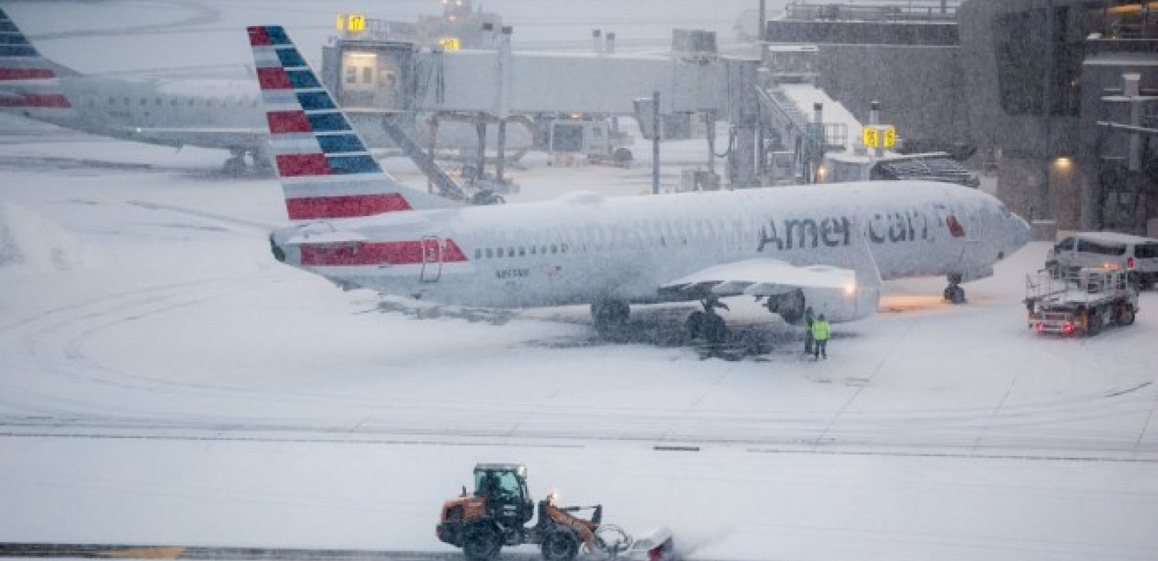 Νεκροί δέκα άνθρωποι από την  «χειρότερη καταιγίδα» που καταγράφεται στις ΗΠΑ - Εκατομμύρια σπίτια χωρίς ρεύμα (βίντεο)