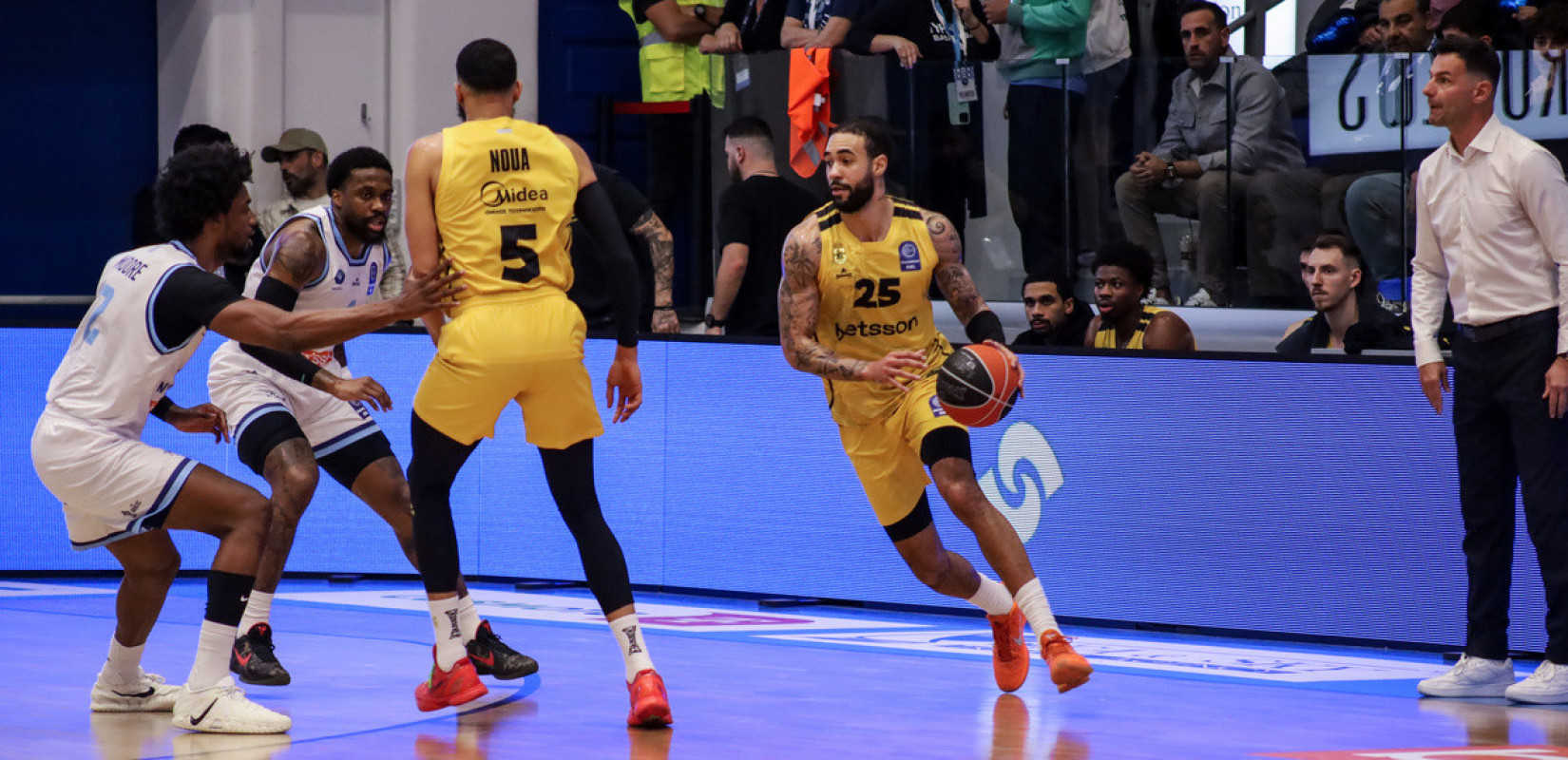 Μπάσκετ: Άνεμος νίκης για τον Άρη στη Μύκονο (βίντεο)