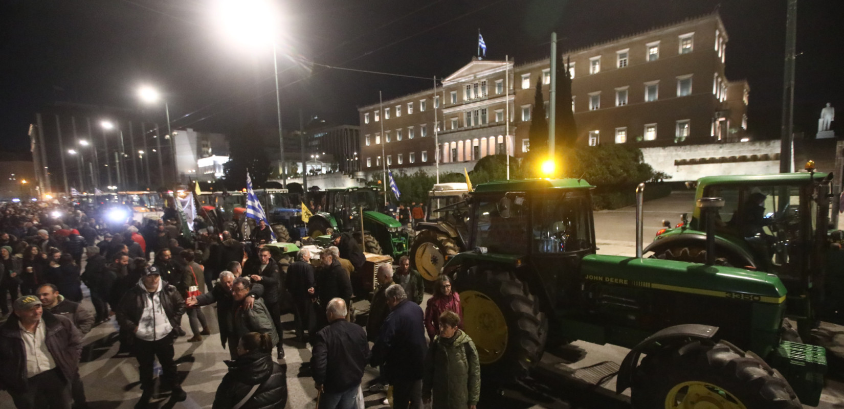 Ολοκληρώθηκε το συλλαλητήριο της Πανελλαδικής Επιτροπής Μπλόκων – «Θα συνεχίσουμε μέχρι τέλους», το μήνυμα των αγροτών