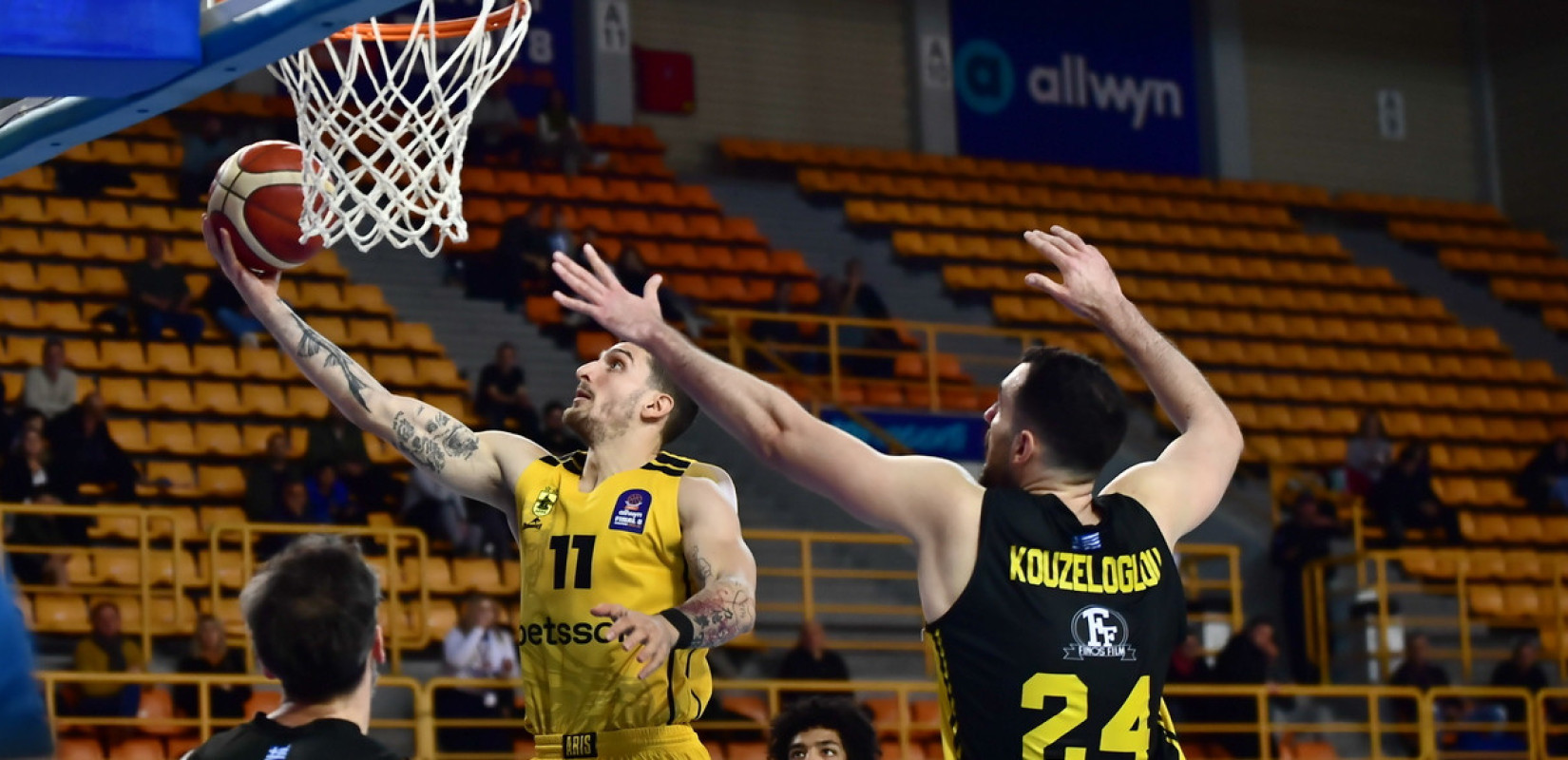 Μπάσκετ: Ο Άρης «παραδόθηκε» στο Μαρούσι και αποκλείστηκε από τα ημιτελικά του κυπέλλου (βίντεο)