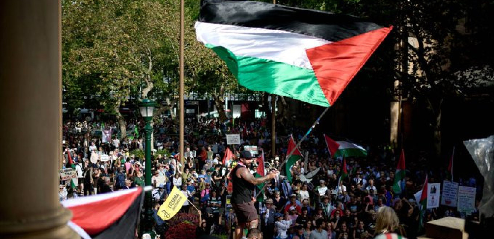 Αυστραλία: Χιλιάδες διαδηλωτές στους δρόμους με αφορμή την άφιξη του Ισραηλινού προέδρου Ισαάκ Χέρτζογκ (βίντεο)