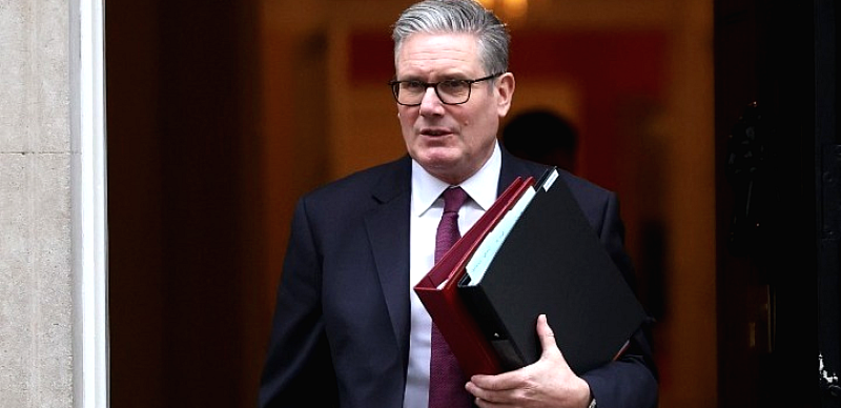 Βρετανία: Ο προσωπάρχης του πρωθυπουργού Στάρμερ παραιτήθηκε εξαιτίας του σκανδάλου των σχέσεων ανάμεσα στον Μάντελσον και τον Έπστιν