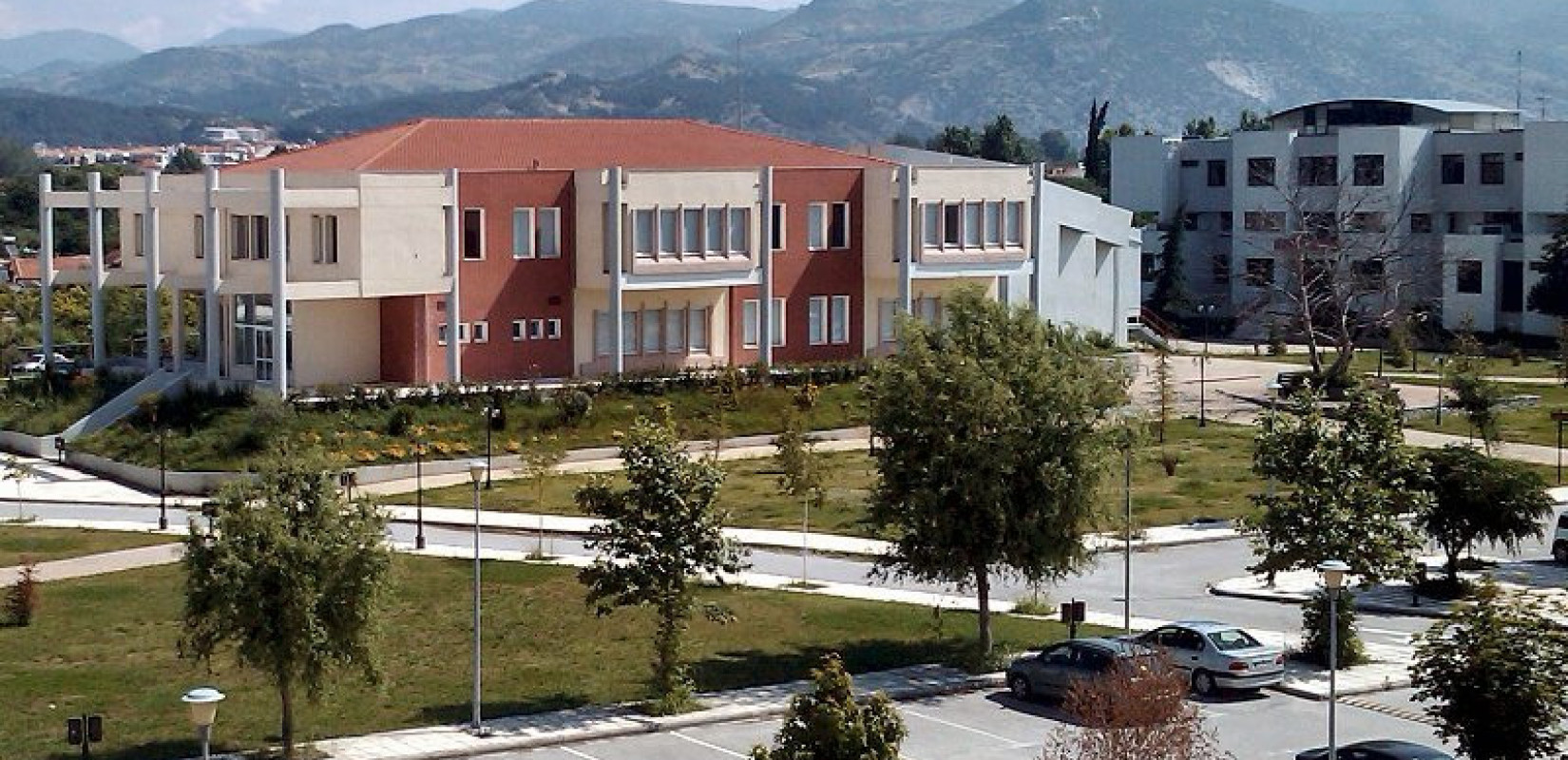 Σίνδος: Άνοιξε ο δρόμος για την ανάπλαση που αλλάζει την πόλη και θα συνδέσει το  Διεθνές πανεπιστήμιο με το σιδηροδρομικό σταθμό